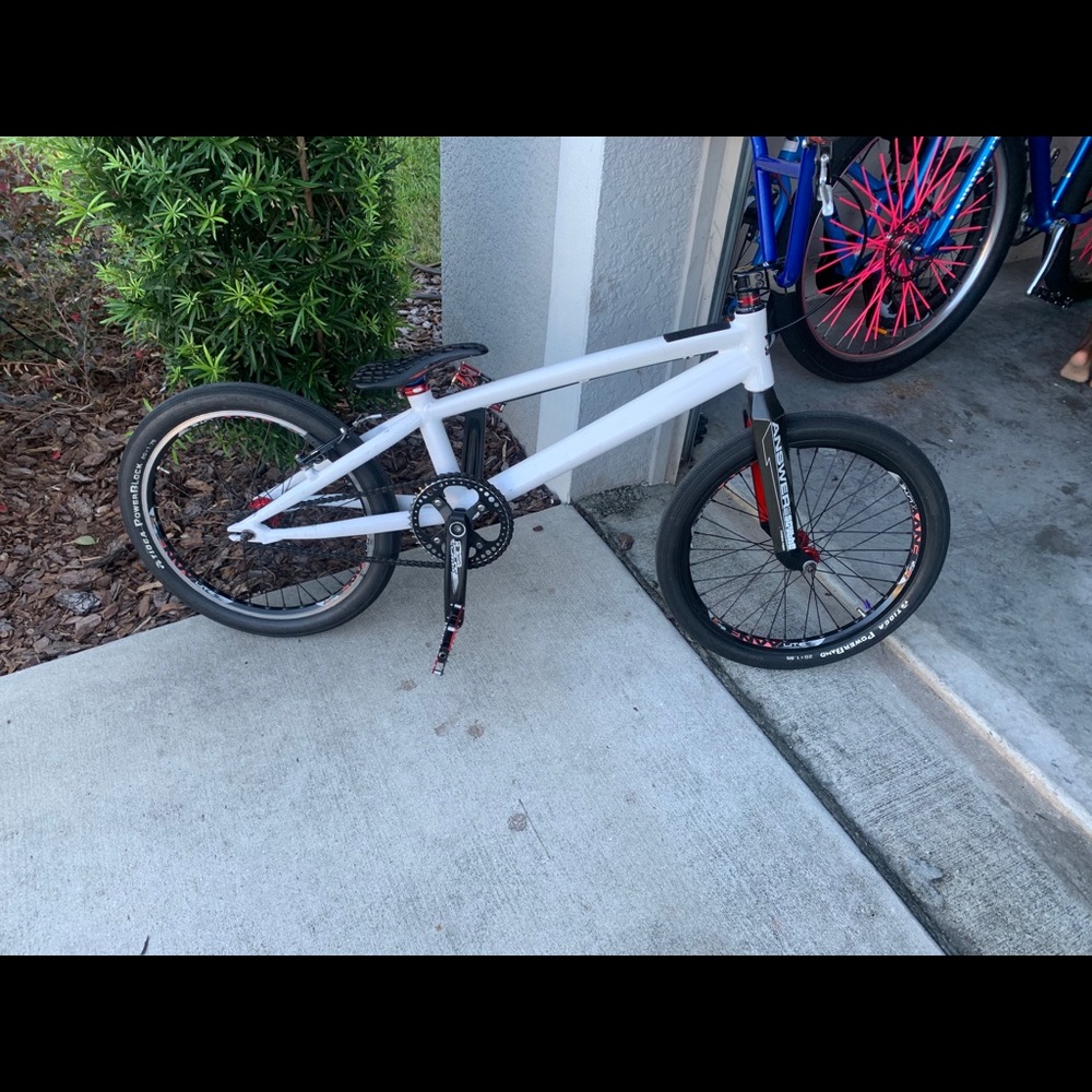 Bmx racing bike